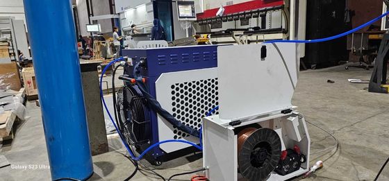 Raycus 1500W 2000W 3000W Máquina de soldadura láser portátil con sistema de control fácil de usar