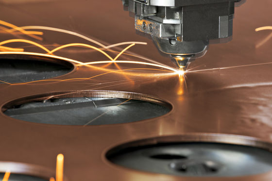 Raytools Laser Head Shanghai Raylaser 3015 Solución estándar líder para el corte de metales