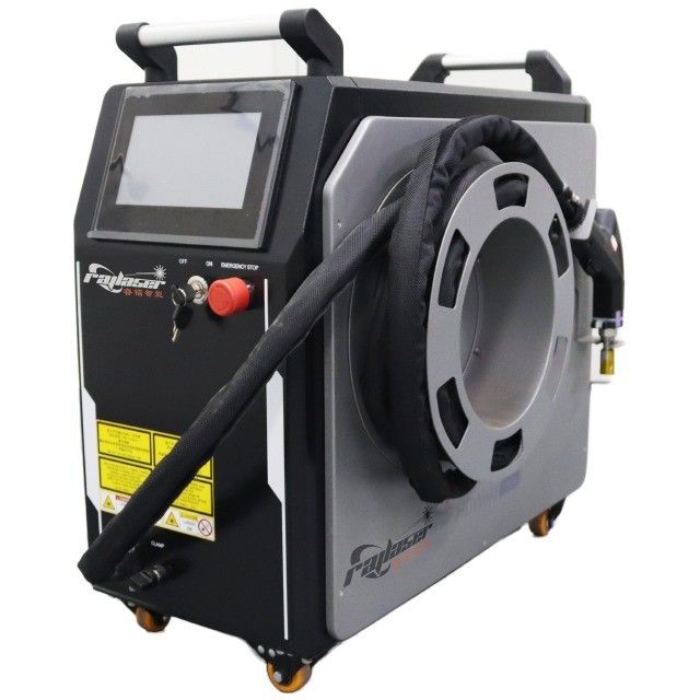 Saldadora láser de fibra de aluminio de cobre SS CS MS con sistema de enfriamiento por aire de 1500W de mano